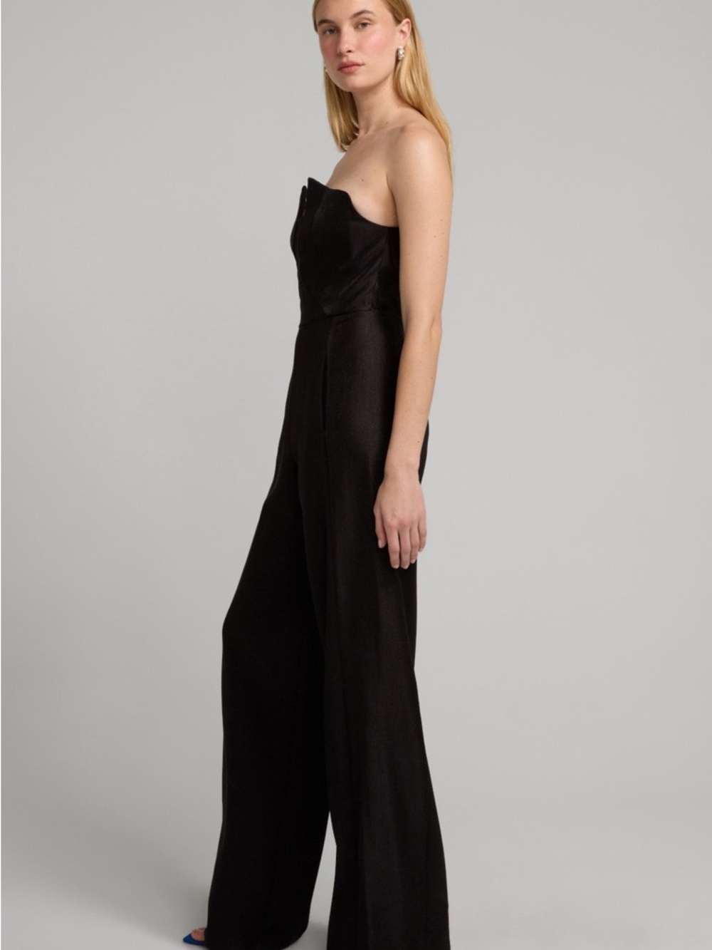 Black Halo Black Square-Neck Wide-Leg Jumpsuit with Structured Bodice - Picture 8 of 16